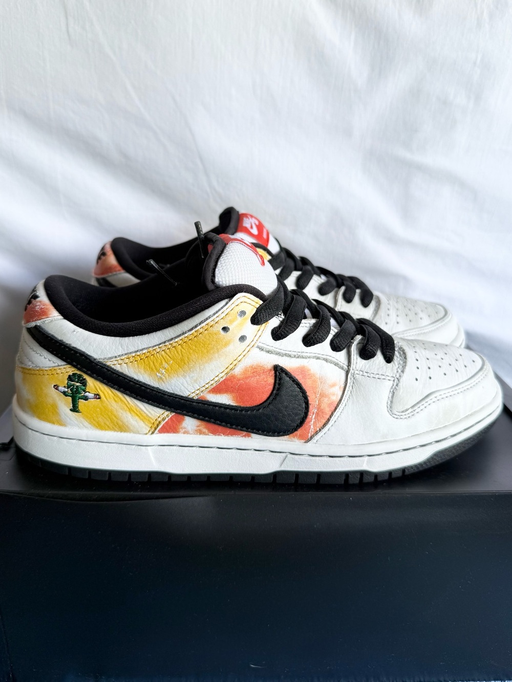 AUTHENTIC Nike SB Dunk Low Raygun Tie-Dye White size 8.5 BQ6832-101 2019 USED